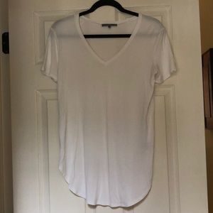 White V-neck short sleeve shirt